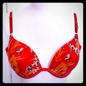 Victoria’s Secret Very Sexy Plunge Push-Up Bra